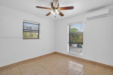 Appartement à louer à Coral Gables, Floride: 2 chambres, 76.18 m2 № 2043187 - photo 8