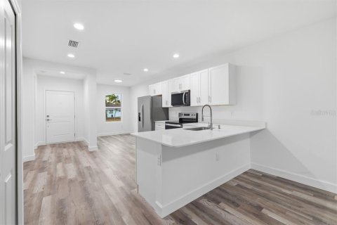 Appartement à louer à Englewood, Floride: 3 chambres, 106.93 m2 № 2150356 - photo 5