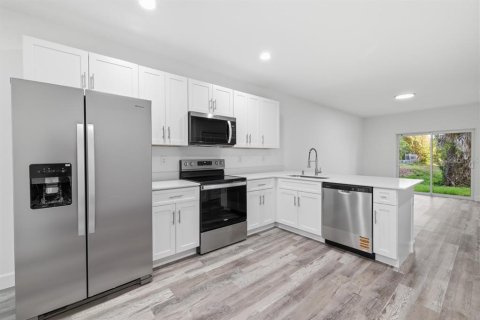 Appartement à louer à Englewood, Floride: 3 chambres, 106.93 m2 № 2150356 - photo 8