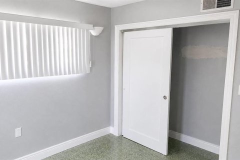 House in Saint Pete Beach, Florida 3 bedrooms, 213.68 sq.m. № 2277602 - photo 7