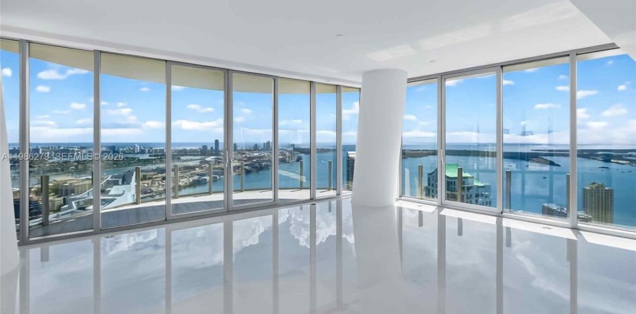 Кондоминиум с 4 спальнями в Майами, Флорида № 2049141