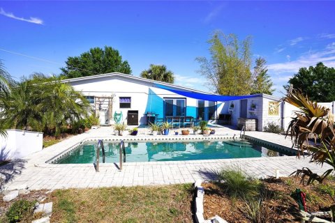 House in Punta Gorda, Florida 4 bedrooms, 110.74 sq.m. № 2102773 - photo 22