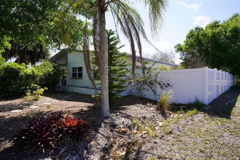 House in Punta Gorda, Florida 4 bedrooms, 110.74 sq.m. № 2102773 - photo 4