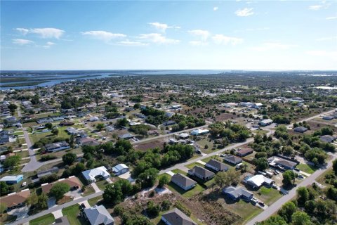 House in Punta Gorda, Florida 4 bedrooms, 110.74 sq.m. № 2102773 - photo 30