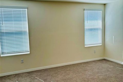 House in Dade City, Florida 4 bedrooms, 207.92 sq.m. № 2277960 - photo 17