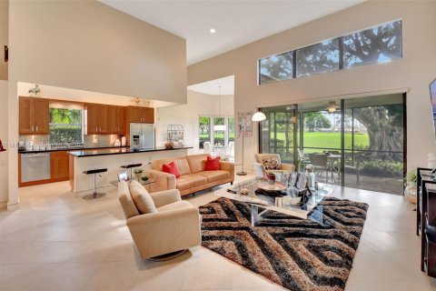 House in Boca Raton, Florida 2 bedrooms, 211.63 sq.m. № 1758932 - photo 5