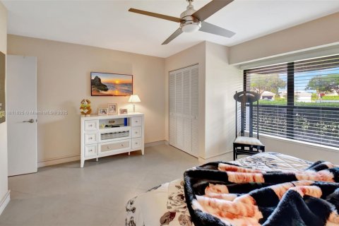 House in Boca Raton, Florida 2 bedrooms, 211.63 sq.m. № 1758932 - photo 23