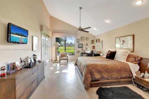 House in Boca Raton, Florida 2 bedrooms, 211.63 sq.m. № 1758932 - photo 17