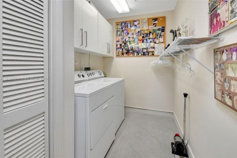 House in Boca Raton, Florida 2 bedrooms, 211.63 sq.m. № 1758932 - photo 27