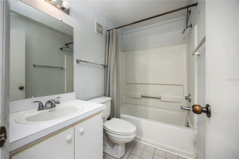 Copropriété à vendre à Gainesville, Floride: 4 chambres, 109.35 m2 № 1906051 - photo 15