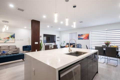 Townhouse in Miami, Florida 3 bedrooms, 179.21 sq.m. № 2073949 - photo 21