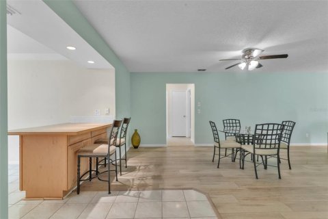 Купить кондоминиум в Палм-Харбор, Флорида 4 комнаты, 124.02м2, № 1907575 - фото 13