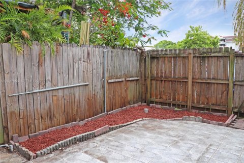 Copropriété à louer à Miami, Floride: 2 chambres, 101.91 m2 № 2243288 - photo 14