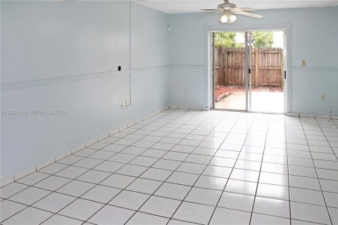 Copropriété à louer à Miami, Floride: 2 chambres, 101.91 m2 № 2243288 - photo 9