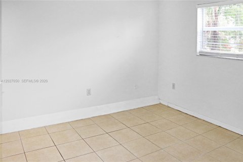 Copropriété à louer à Miami, Floride: 2 chambres, 101.91 m2 № 2243288 - photo 11