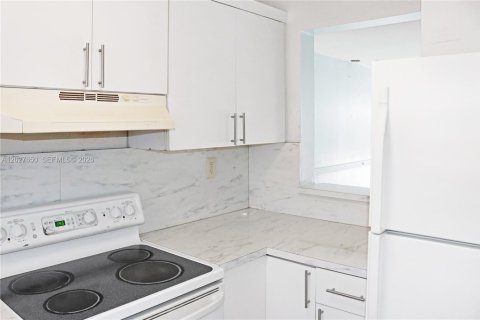 Copropriété à louer à Miami, Floride: 2 chambres, 101.91 m2 № 2243288 - photo 5