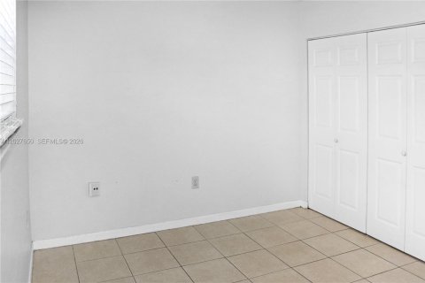 Copropriété à louer à Miami, Floride: 2 chambres, 101.91 m2 № 2243288 - photo 12