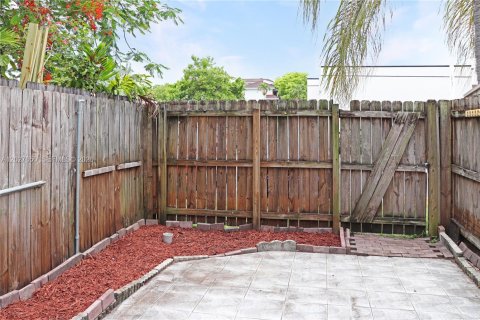 Copropriété à louer à Miami, Floride: 2 chambres, 101.91 m2 № 2243288 - photo 15