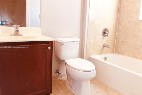 Купить таунхаус в Хомстед, Флорида 3 спальни, 123.1м2, № 2152823 - фото 4