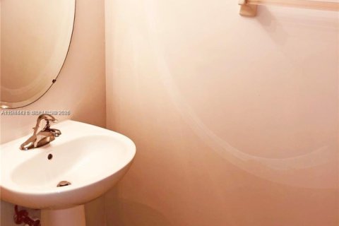 Купить таунхаус в Хомстед, Флорида 3 спальни, 123.1м2, № 2152823 - фото 10