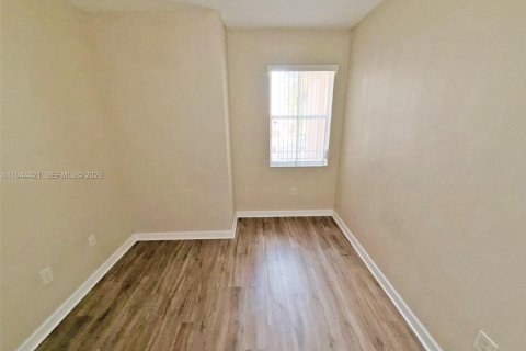 Купить таунхаус в Хомстед, Флорида 3 спальни, 123.1м2, № 2152823 - фото 16