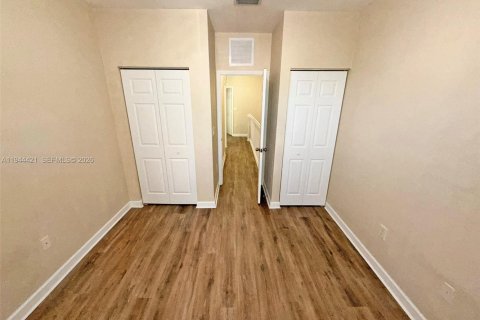 Купить таунхаус в Хомстед, Флорида 3 спальни, 123.1м2, № 2152823 - фото 18