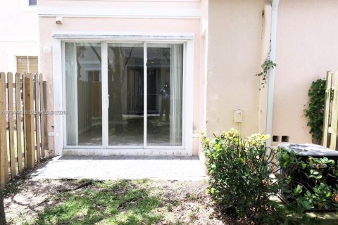 Купить таунхаус в Хомстед, Флорида 3 спальни, 123.1м2, № 2152823 - фото 23