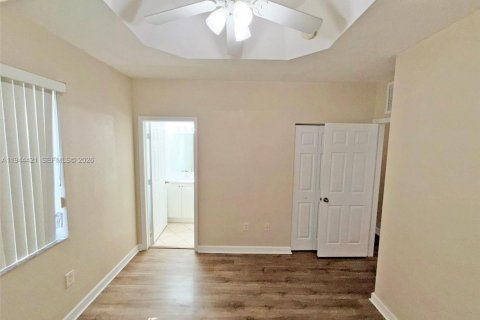 Купить таунхаус в Хомстед, Флорида 3 спальни, 123.1м2, № 2152823 - фото 21