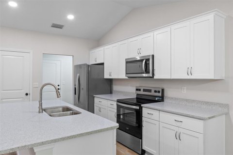House in Dunnellon, Florida 3 bedrooms, 135.82 sq.m. № 1826291 - photo 2