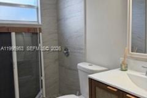 Снять в аренду квартиру в Майами, Флорида 2 спальни, 567.82м2, № 2064479 - фото 10