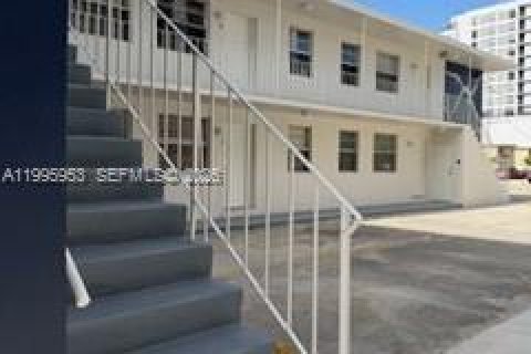 Снять в аренду квартиру в Майами, Флорида 2 спальни, 567.82м2, № 2064479 - фото 14