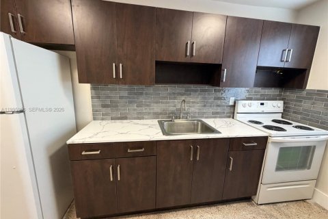 Квартира в Майами, Флорида 2 спальни, 567.82м2 № 2064479