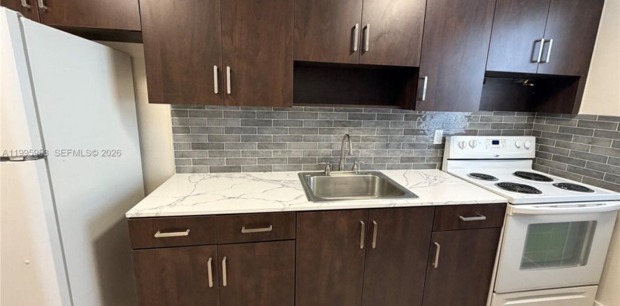 Квартира в Майами, Флорида 2 спальни, 567.82м2 № 2064479