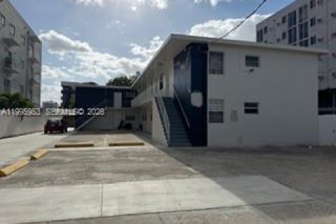 Снять в аренду квартиру в Майами, Флорида 2 спальни, 567.82м2, № 2064479 - фото 15