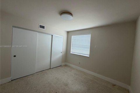 Снять в аренду квартиру в Майами, Флорида 2 спальни, 567.82м2, № 2064479 - фото 4