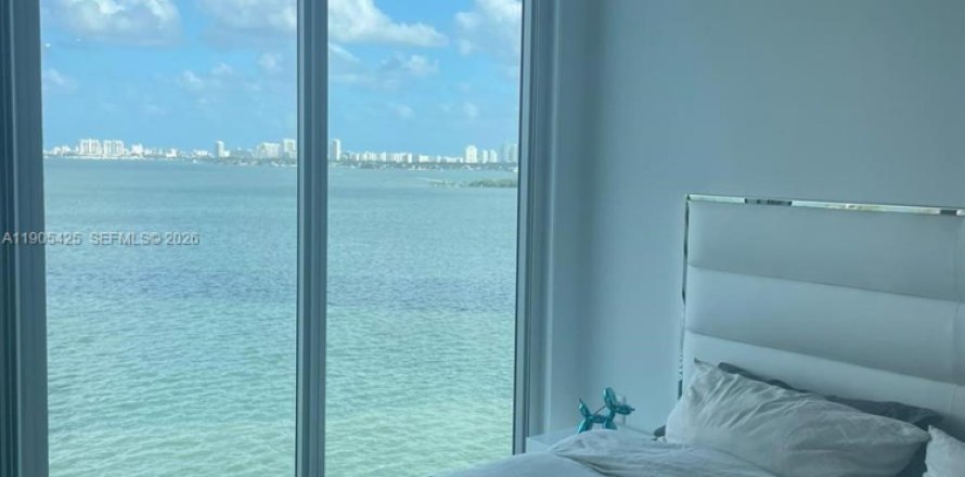 Condo à Miami, Floride, 2 chambres  № 2061709