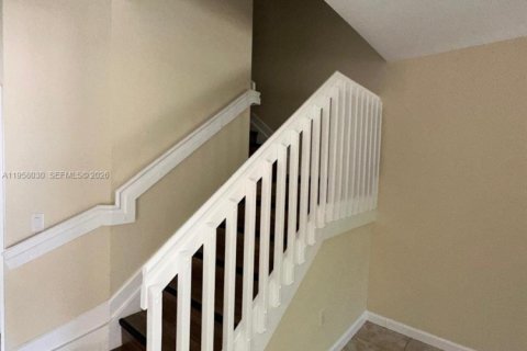 Снять в аренду таунхаус в Хайалиа, Флорида 4 спальни, 172.98м2, № 2024431 - фото 11