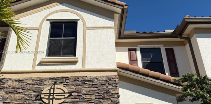 Таунхаус в Хайалиа, Флорида 4 спальни, 172.98м2 № 2024431