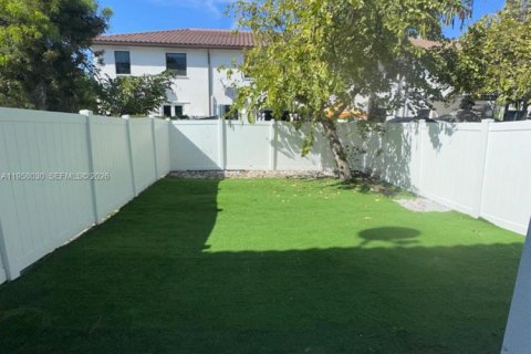 Снять в аренду таунхаус в Хайалиа, Флорида 4 спальни, 172.98м2, № 2024431 - фото 10