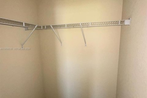 Снять в аренду таунхаус в Хайалиа, Флорида 4 спальни, 172.98м2, № 2024431 - фото 15