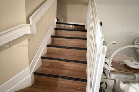 Снять в аренду таунхаус в Хайалиа, Флорида 4 спальни, 172.98м2, № 2024431 - фото 5