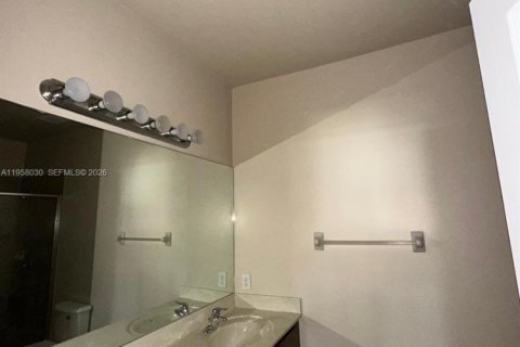 Снять в аренду таунхаус в Хайалиа, Флорида 4 спальни, 172.98м2, № 2024431 - фото 21