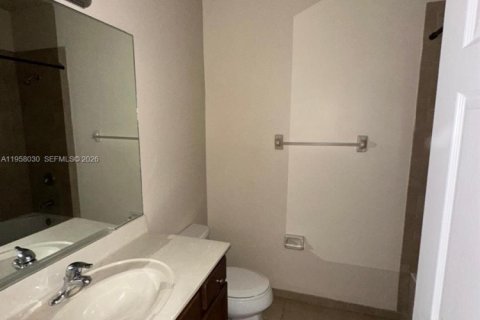 Снять в аренду таунхаус в Хайалиа, Флорида 4 спальни, 172.98м2, № 2024431 - фото 28