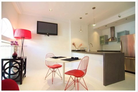 Copropriété à vendre à Miami Beach, Floride: 2 chambres, 84.91 m2 № 1985057 - photo 1
