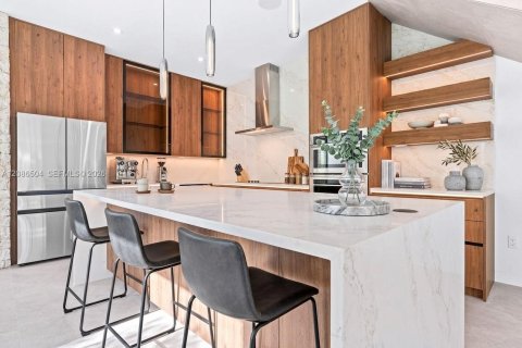 Adosado en venta en Miami, Florida, 4 dormitorios № 2361733 - foto 30