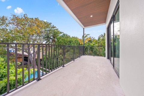 Adosado en venta en Miami, Florida, 4 dormitorios № 2361733 - foto 18