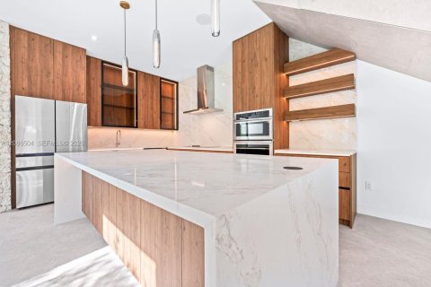 Adosado en venta en Miami, Florida, 4 dormitorios № 2361733 - foto 21