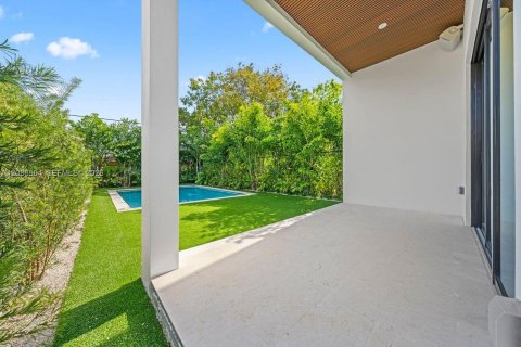 Adosado en venta en Miami, Florida, 4 dormitorios № 2361733 - foto 3