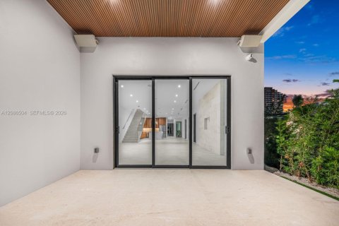 Adosado en venta en Miami, Florida, 4 dormitorios № 2361733 - foto 28