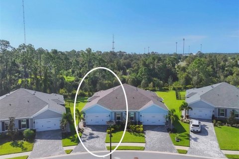 House in Port Charlotte, Florida 3 bedrooms, 140.75 sq.m. № 1904286 - photo 1
